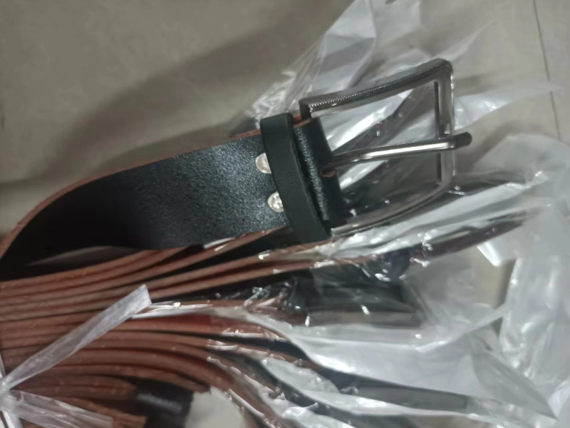 Muški električarski kožni pojas – prava koža, tekstura svinjske kože, spona od legure, kopča s iglom, širina 2–4 cm