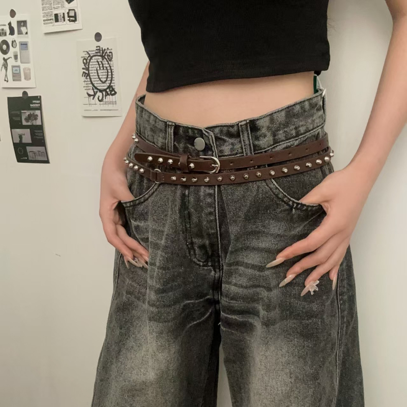 Ženski kaiš s nitima – umjetna koža, spona od legure, kopča s klinom, širina 2–4 cm, punk stil