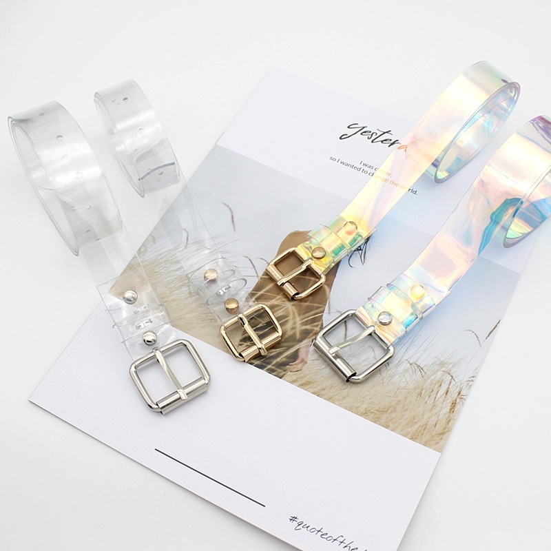 Átlátszó irizáló műanyag öv kamuflázs mintával, négyszögletes fémcsat, tűs csattal