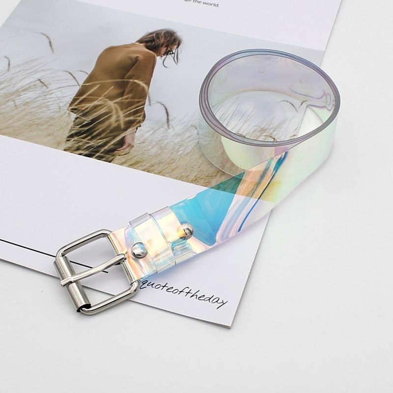 Átlátszó irizáló műanyag öv kamuflázs mintával, négyszögletes fémcsat, tűs csattal