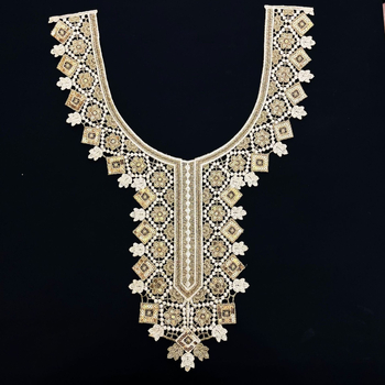 Aukso siūlų siuvinėta apykaklė su gėlių trimatiniu motyvu, V formos kaklas, vandeniui tirpstanti siuvinėjimo nėriniai, prekės ženklas Dielai.