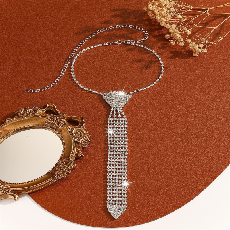 Íj alakú nyakkendőkapocs, uniszex, fehér kristályok, vasötvözet, elektroplatírozott