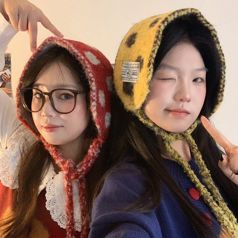 Зимни ушни защити – топли и удебелени, плетена лента с точков модел, сгъваеми и универсални, за външни условия, полиестер