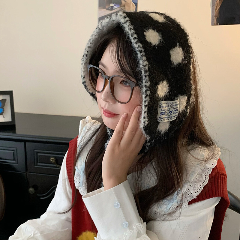 Зимни ушни защити – топли и удебелени, плетена лента с точков модел, сгъваеми и универсални, за външни условия, полиестер