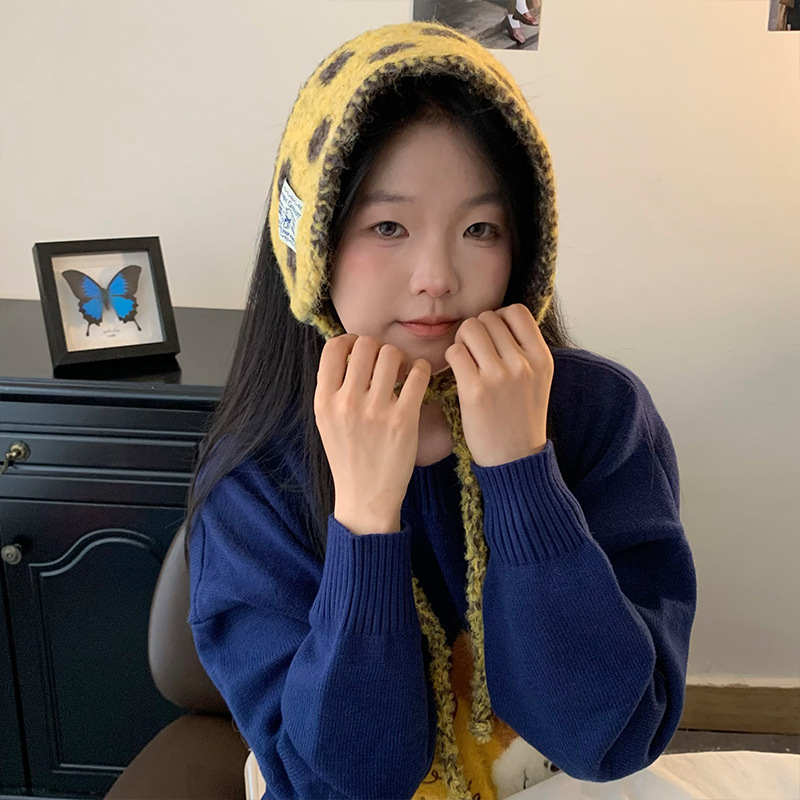 Зимни ушни защити – топли и удебелени, плетена лента с точков модел, сгъваеми и универсални, за външни условия, полиестер