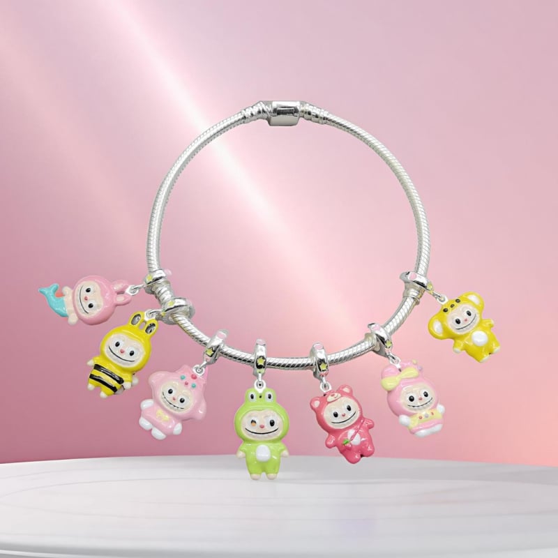 S925 sidabro pakabukas – animacinis personažas, lašelių klijų paviršius, kaklaraištis, Žiemos 2024