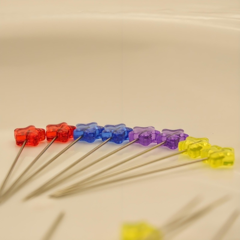 Καρφίτσες με τρισδιάστατο πεντάκτινο αστέρι για χειροποίητα κοσμήματα, λουλούδια και στερέωση περούκας — Jushun; στυλ: κορεατικό, ιαπωνικό, ελαφρύ πολυτελές; Συσκευασία: 100 τεμ/κουτί (270 τεμ/καρτόνι) ή 50 τεμ/κουτί (300 τεμ/καρτόνι); Δοχεία: 1l/2l/3l/5l