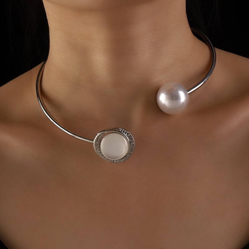 Tulun унисекс алуминиев чокър с форма на цвете и изкуствена перла — твърда яка