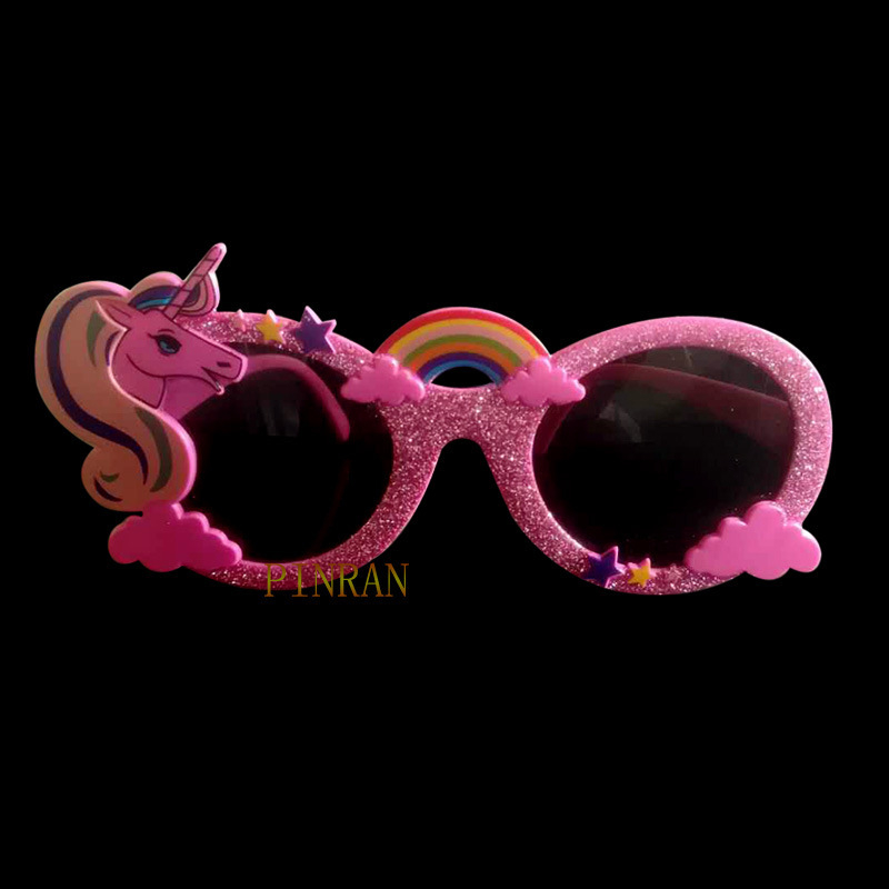 Ochelari de plastic pentru petrecere – recuzită de cosplay cu design Pegaz, proces semi-manual, personalizare disponibilă