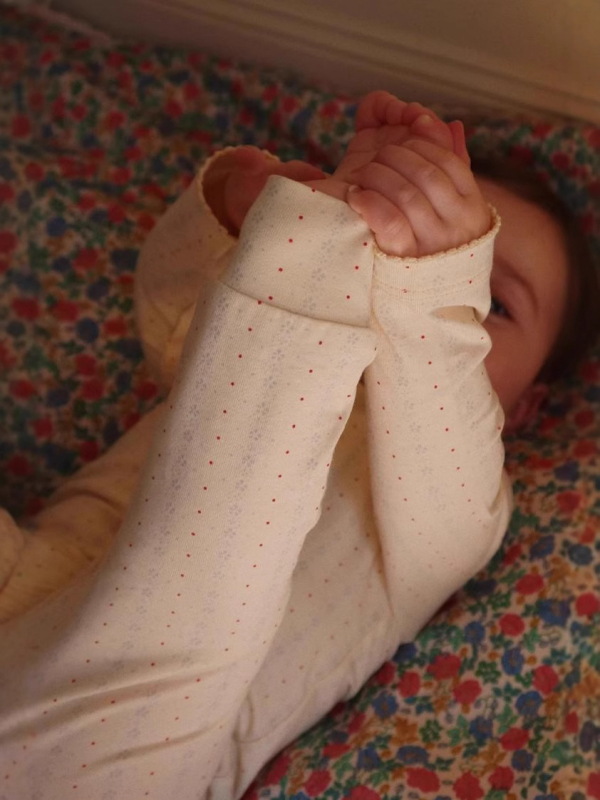 Bebi pamukasti kombinezon s jahodnim printom, nordijski stil, unisex, dugi rukavi, za bebe i djecu 80–100 cm, prednje zatvaranje