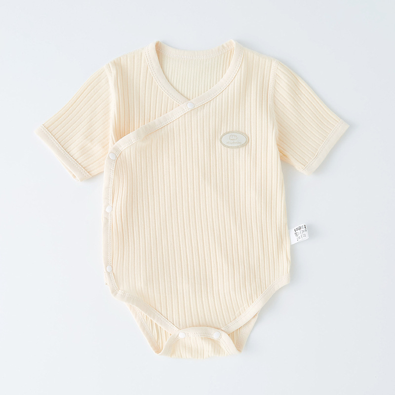 Бебешки ромпер с безкостна конструкция, къс ръкав, тънка памук-еластан тъкан (95% памук), диагонално закопчаване, за новородени до 12 месеца