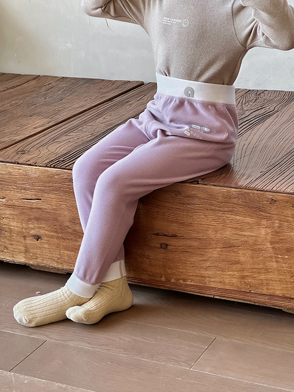 Anmiya bērnu siltas pamatbikses no Lyocell Small Milk Skin auduma, augsts viduklis vēdera atbalstam, universālas, vecums 3–8 gadi, Lyocell saturs 44,5%.