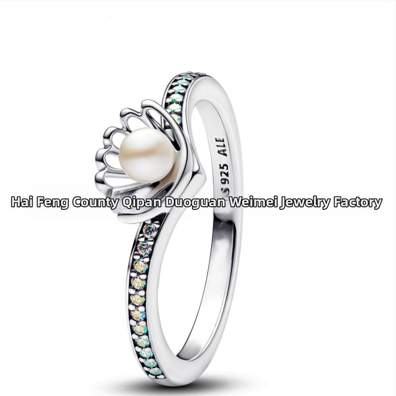 Gredzens ar persiku zieda, sirds un tauriņa motīviem — minimālistisks dizains, vara sakausējums ar sudraba pārklājumu (Tips: Gredzens; Materiāls: Vara sakausējums; Pārklājums: Sudraba pārklājums; Stils: Minimalist; Motīvi: persiku zieds, sirds, tauriņš)