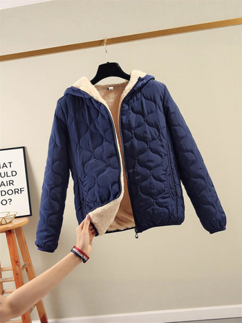 Moterų trumpas medvilnės pūkuotas švarkas su gobtuvu, užtrauktukas, labai stora užpildo sluoksnis, poliesterio audinys