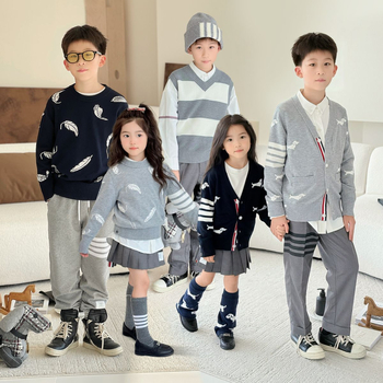 Bērnu adīts džemperis korejā stilā, garas piedurknes, apaļš kakla izgriezums, dubultā aizdare, vecuma grupa 3-8 gadi, rudens 2025, kokvilnas maisījums