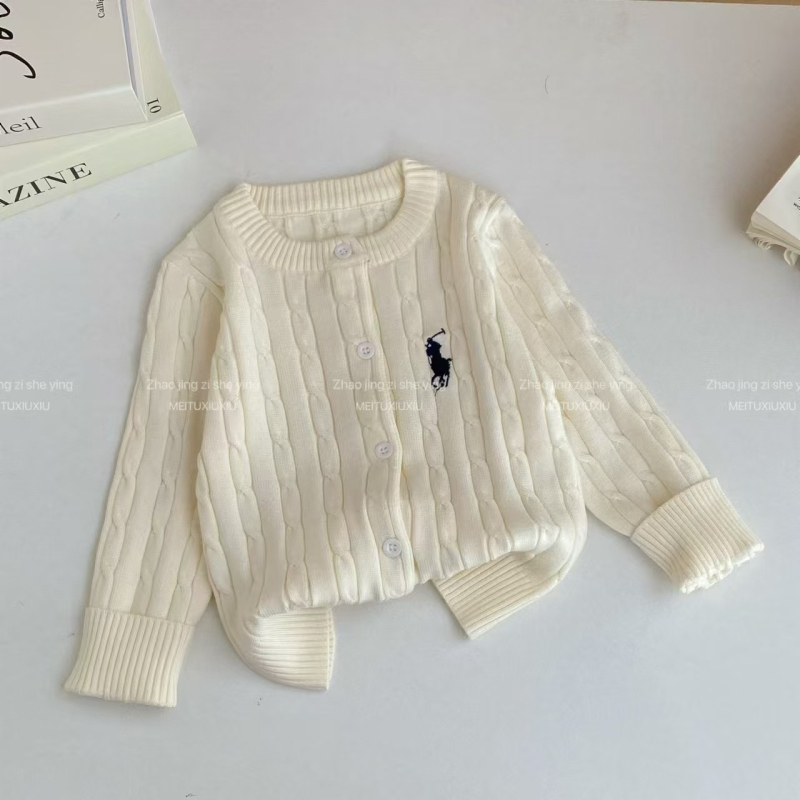Bērnu kardigans ar ponija zīmējumu, pavasaris–rudens 2025, 100% kokvilna, korduroj audums, garas piedurknes, vienkāršs aizvērums ar pogu, apaļa kakla