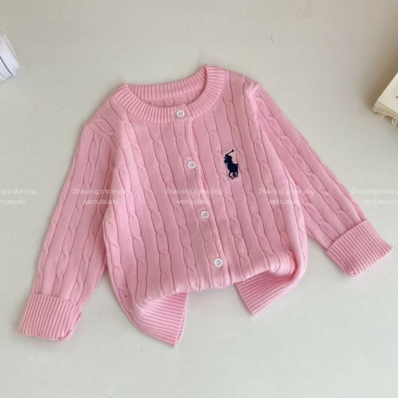 Bērnu kardigans ar ponija zīmējumu, pavasaris–rudens 2025, 100% kokvilna, korduroj audums, garas piedurknes, vienkāršs aizvērums ar pogu, apaļa kakla