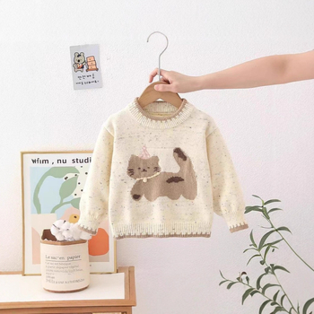 Meitenēm paredzēts adīts džemperis ar karikatūras kaķi, biezināts akrila adījums (50% akrils), apaļš kakla izgriezums, garie piedurknes, korejiešu stils, vecumam 1–3 gadiem.