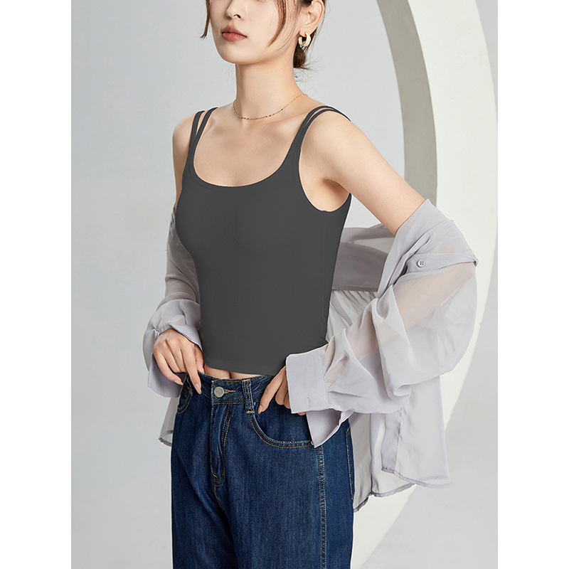 Ženski camisole s ugrađenom grudnjakom, uski kroj, kratka duljina, viskozno vlakno 90–95%, spandeks <30%, dvostruke naramenice fiksne