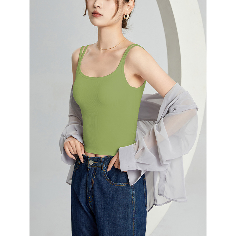 Ženski camisole s ugrađenom grudnjakom, uski kroj, kratka duljina, viskozno vlakno 90–95%, spandeks <30%, dvostruke naramenice fiksne