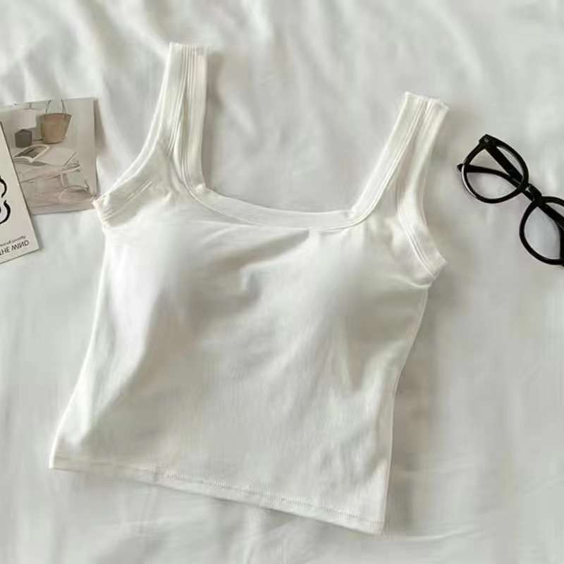 Памучна жилетка с квадратно деколте и широки презрамки, безшевна едночастна кройка, 100% памук, дебелина 141–160 г/м², подходяща за всички сезони