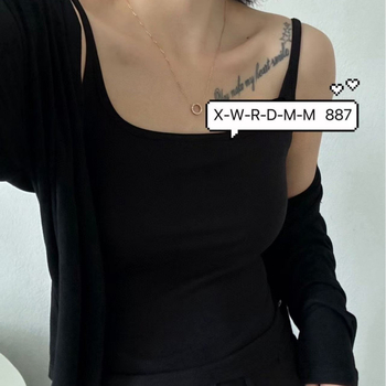 Памучен потник, съдържа 80-90% памук, V-образно деколте, тегло на тъканта 181–200 г/м2, стил жилетка