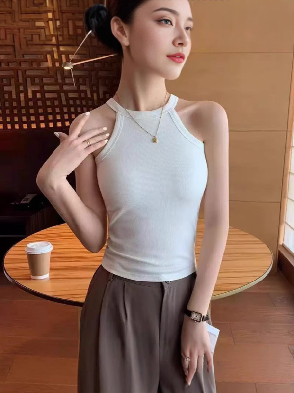 Halter top s punjenim šalicama, ugrađen dizajn leđa za lijep izgled, slim kroj, najlon s elastanom, super kratka duljina