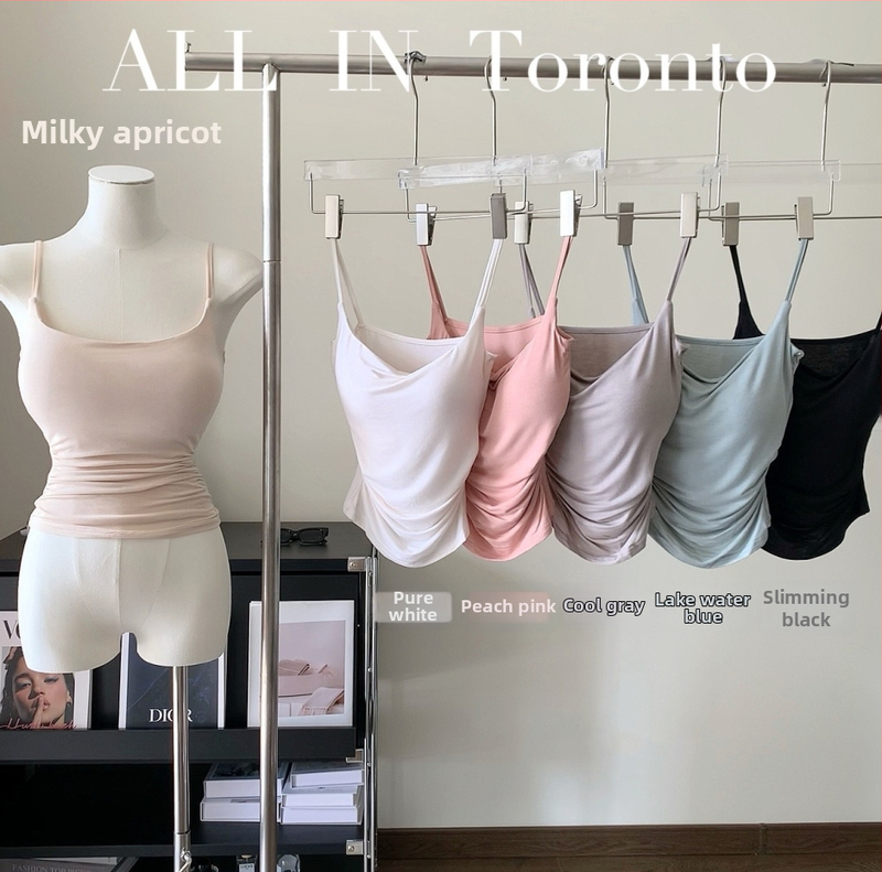 Top ar siksnām, kvadrātveida kakla izgriezums, plisēts dizains, neilona audums, vasaras 2024 kolekcija