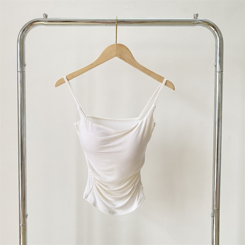 Top ar siksnām, kvadrātveida kakla izgriezums, plisēts dizains, neilona audums, vasaras 2024 kolekcija