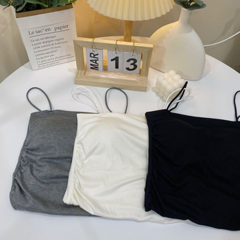 Vidēja svara top ar iekšējo krūšu un spilventiņu; plisu dizains; plānas siksnas; divi vienā; viskoze 90–95%; vidēja svara audums 181–200 g/m2; piemērots pavasarim, vasarai un rudenim