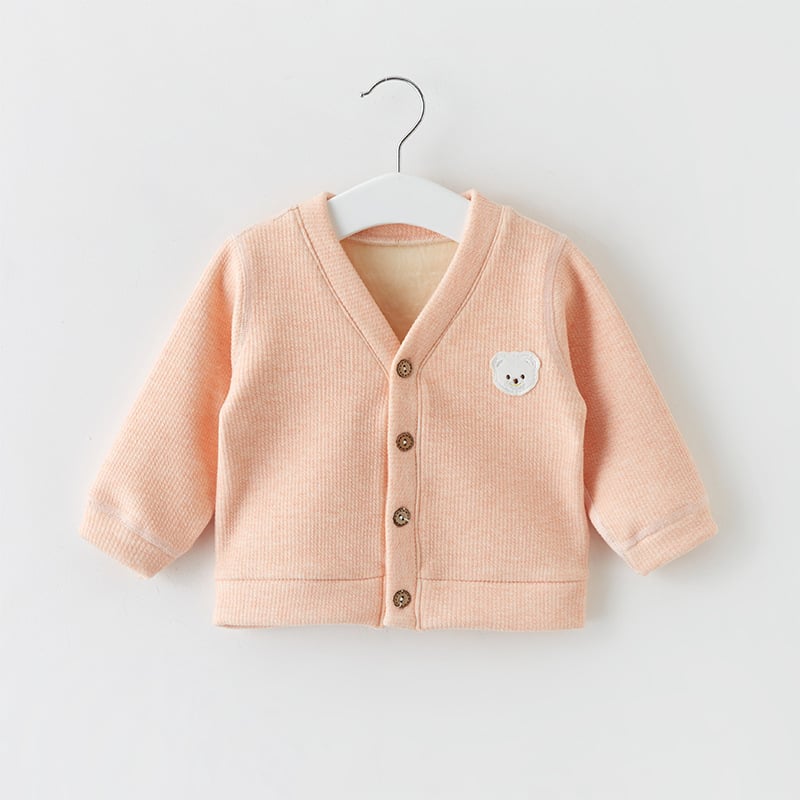 Bērnu džemperis ar flīsa iekšējo pamatni, kokvilnas audums, garas piedurknes, V formas kakla atvrtums, priekšējā aizdare ar vienu pogu, vecums 1–3 gadi