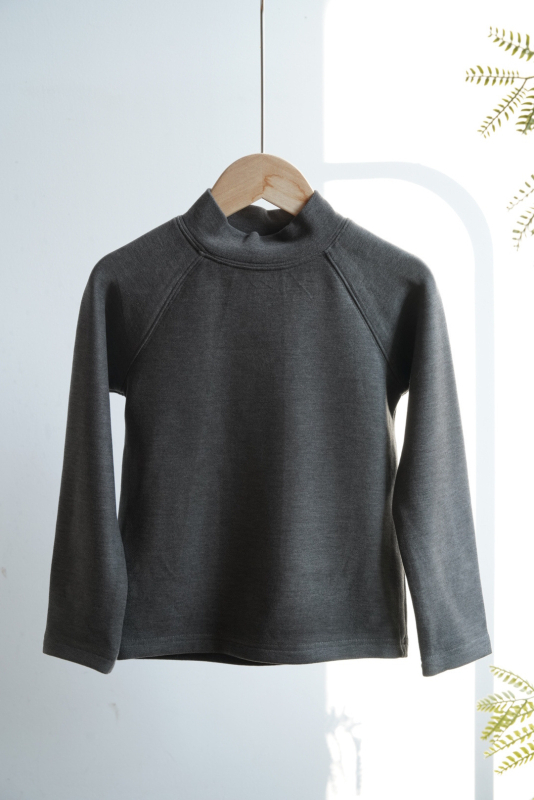 Bērnu pašsiltējošs pamata tops ar augstu apkakli, garām piedurknēm, universāls, 320 g samta audums, apkures akrila un Lenzing Tencel.