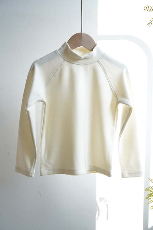 Bērnu pašsiltējošs pamata tops ar augstu apkakli, garām piedurknēm, universāls, 320 g samta audums, apkures akrila un Lenzing Tencel.