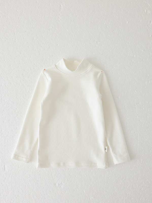 Bērnu kokvilnas maisījuma apakšējā virsdrēbe ar garām piedurknēm, vidēja kakla, vienkrāsaina, 3-8 gadi