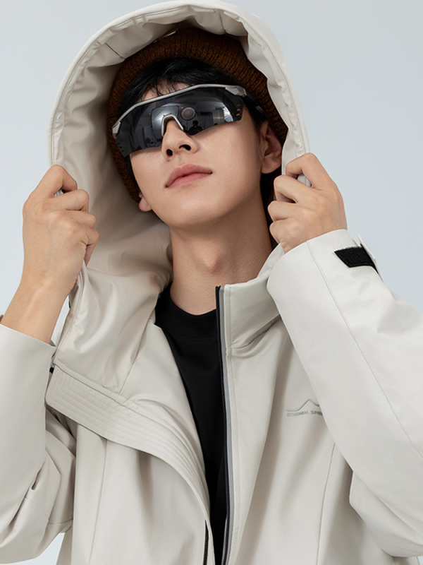 Ženska jakna s kapuljačom od pačjih perja, srednje duljine, 85–90% down, vjetrootporna i prozračna, za planinarenje i skijanje.