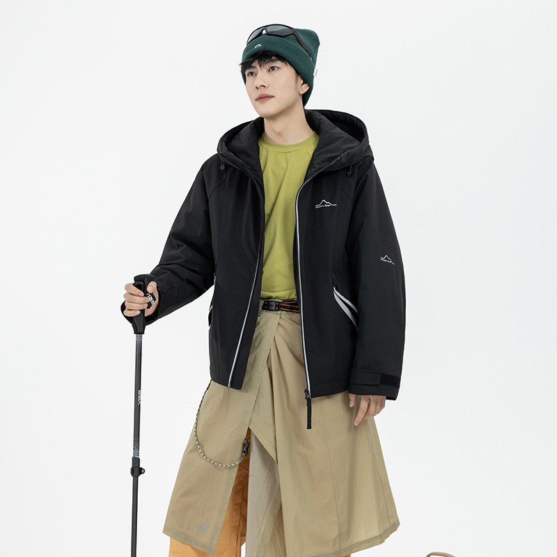 Ženska jakna s kapuljačom od pačjih perja, srednje duljine, 85–90% down, vjetrootporna i prozračna, za planinarenje i skijanje.