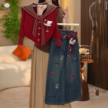 Dječji dvodijelni komplet: pleteni džemper s ovratnikom i traperice s printom crtića – pamuk 55%, mekani materijal, jesen-prijelazno, od 8 godina