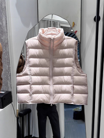 Női vékony mellény fehér kacsa tollal töltve, 86-90% tolltartalom, nylon anyag, lazább szabás, állógallér, cipzár, ősz 2025