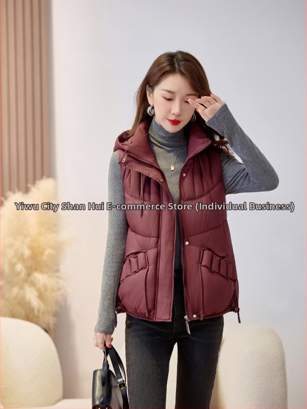 Moteriška trumpa kapucinė liemenė su gobtuvu, poliesterio-pamutų užpildas, tankus audinys, užtrauktukas, įprastas ilgis, elegantiškas miesto stilius