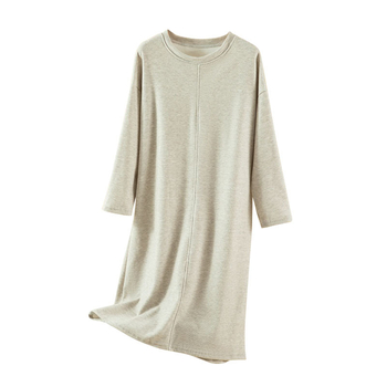 Γυναικείο νυχτικό σε μέγεθος Plus Size, με στρογγυλό λαιμό και μακριά μανίκια, μίνιμαλ μονόχρωμο στυλ — βαρύ ύφασμα 251–300 g/m2, κασμίρ προβάτου, 90–95% ακρυλικό