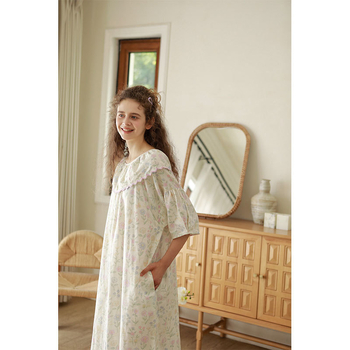 Νυχτικό από 100% βαμβάκι με διπλό στρώμα γάζας, μεσαίου μήκους, μανίκια 3/4, κεντημένο εκτυπωμένο μοτίο φύλλου λωτού, διαθέσιμο σε δύο χρώματα