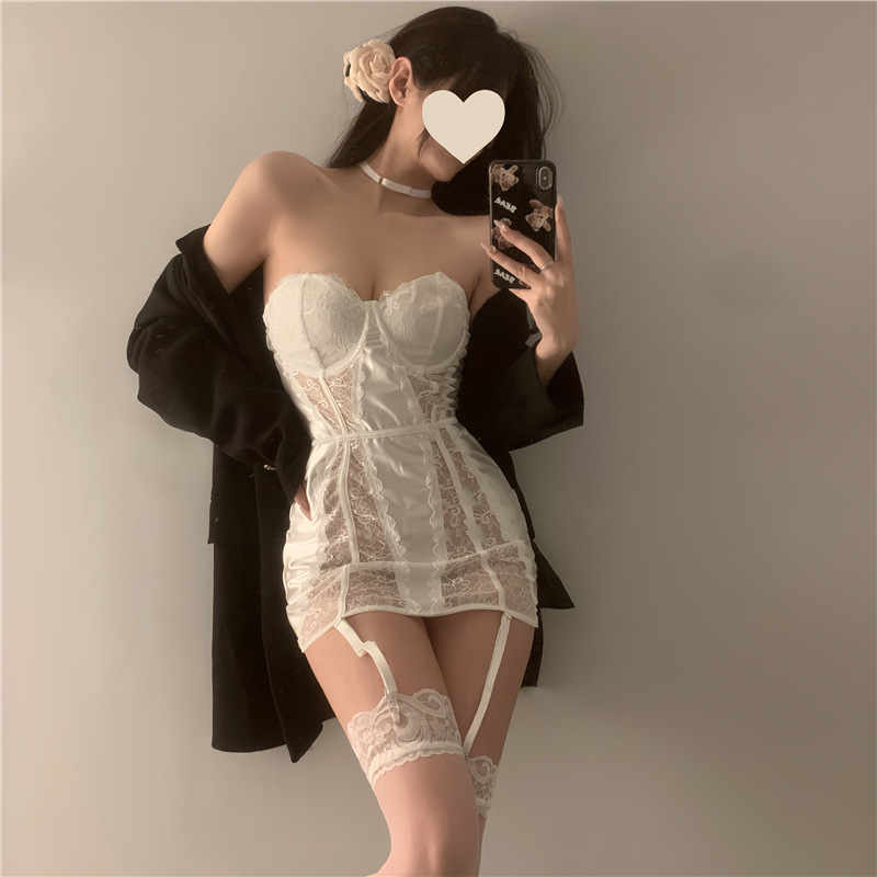 Νυχτερινό φόρεμα από δαντέλα σατέν, χωρίς μανίκια και χωρίς γιακά; αίσθηση υψηλής ποιότητας (πολυεστέρας 80–90%, λεπτό ύφασμα 121–140 g/m2)