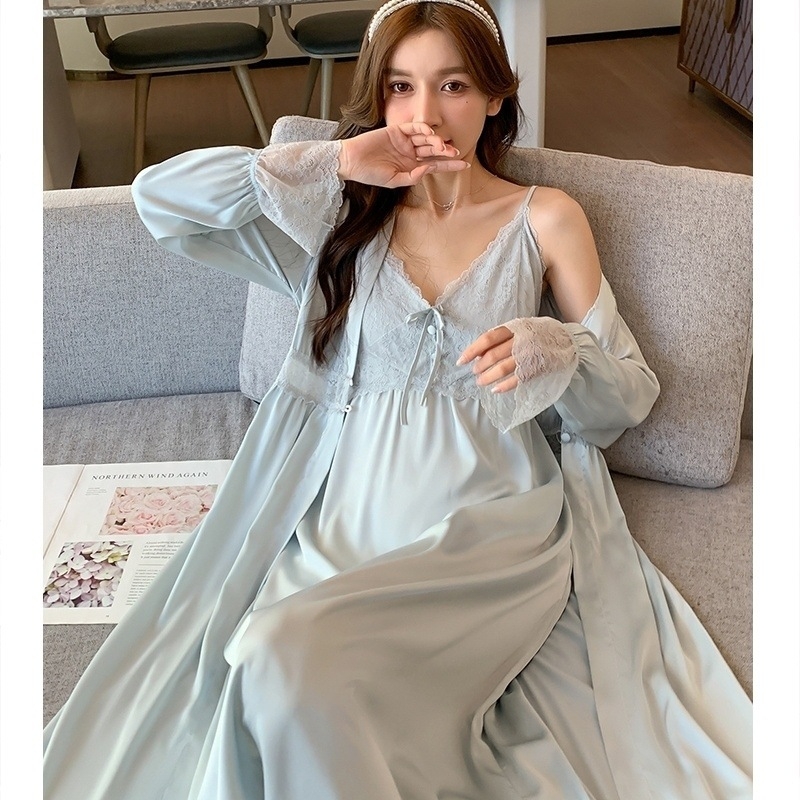 Pidžama – dvodijelni set s čipkom i mašnicom, dugi rukavi, tanak materijal