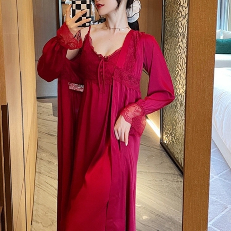 Pidžama – dvodijelni set s čipkom i mašnicom, dugi rukavi, tanak materijal