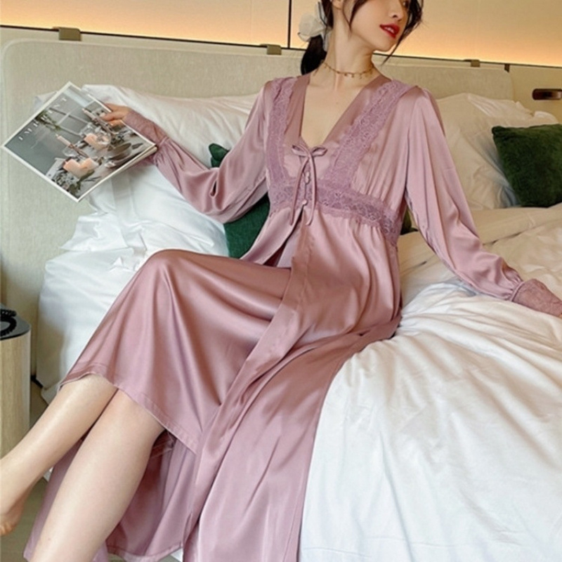 Pidžama – dvodijelni set s čipkom i mašnicom, dugi rukavi, tanak materijal