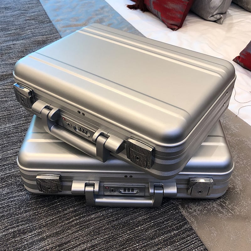 Многофункционален алуминиев инструментален куфар със заключване с код, преносим, с подвижна вложка, удароустойчив и устойчив на падане