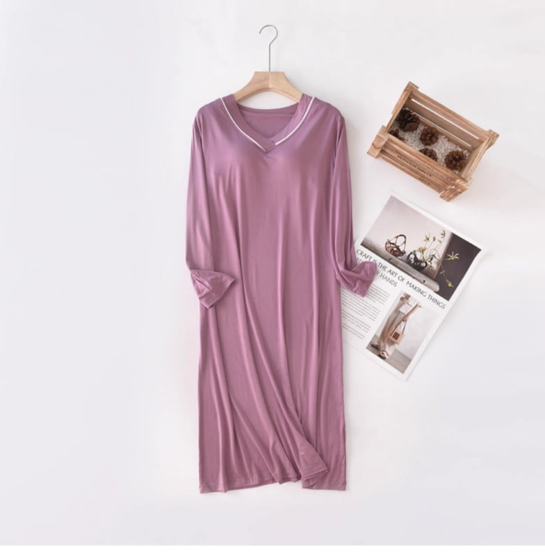 Νυχτερινό φόρεμα Modal με μακριά μανίκια και ενσωματωμένες cups στήθους, ένα κομμάτι, άνετη γραμμή, μήκος πάνω από το γόνατο