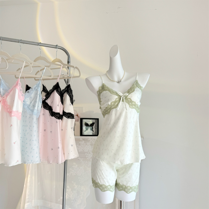 Γυναικείο νυχτερινό τοπ από ice silk με επένδυση στήθους — χωρίς μανίκια, τιραντάκια, V-λαιμό, ultrathin ύφασμα 81–100 g/m², 95–100% πολυεστέρας