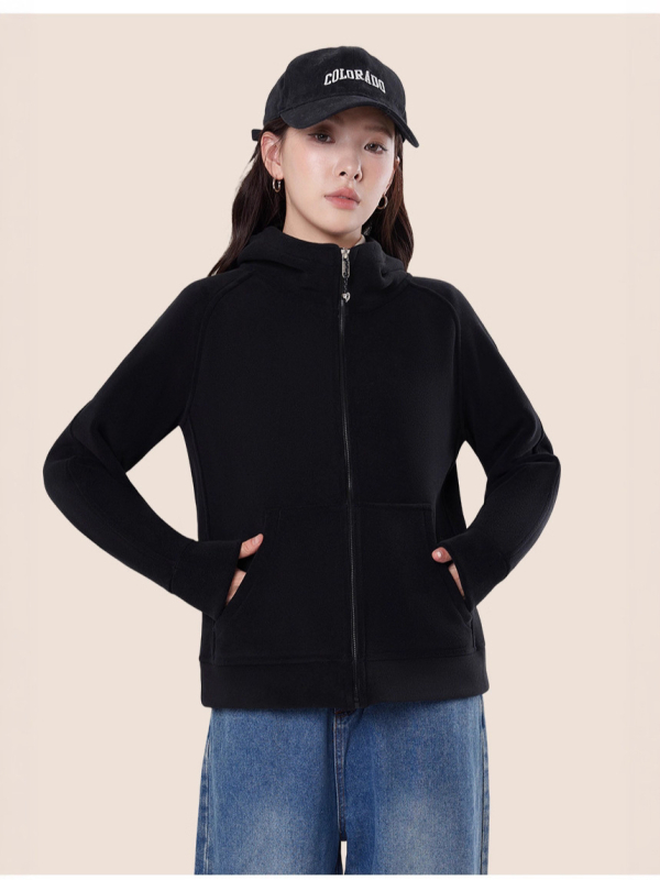 Női kapucnis laza szabású szélvédett kabát flockos textúrával, poliészter–spandex keverék