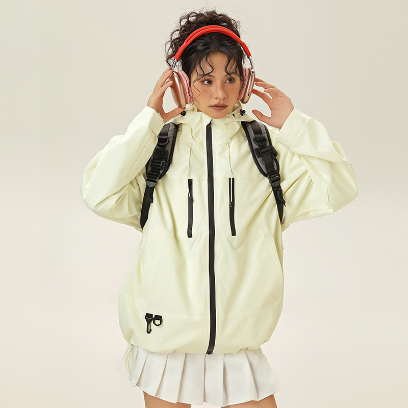 Jakna s kapuljačom, rever ovratnik, zatvarač sprijeda, slobodan kroj (100% poliester)